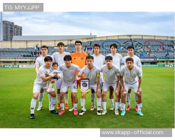 中乙联赛第30轮上海海港富盛经开队与温州俱乐部中胤队战成平局精彩对决 中乙联赛第30轮上海海港富盛经开队与温州俱乐部中胤队战成平局精彩对决