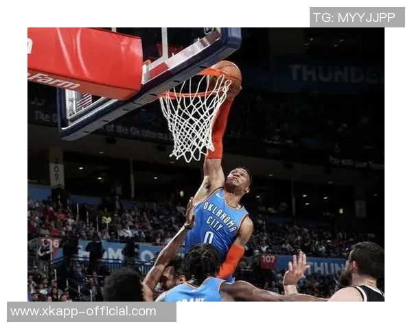 乔治下半场状态回暖15投5中贡献15分12篮板5助攻表现值得肯定