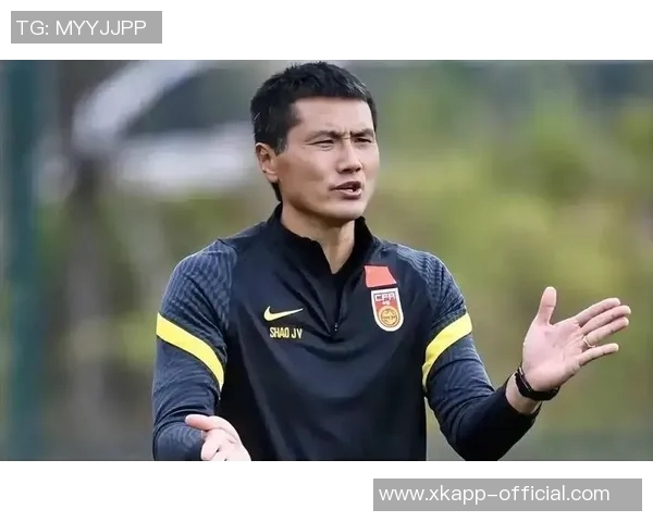 国足主帅邵佳一将在广东肇庆召开媒体见面会,期待新征程的启航